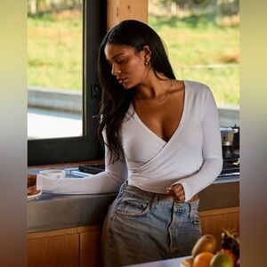 Fabletics - Modal Rib V-Neck Crop L/S Top - NWT